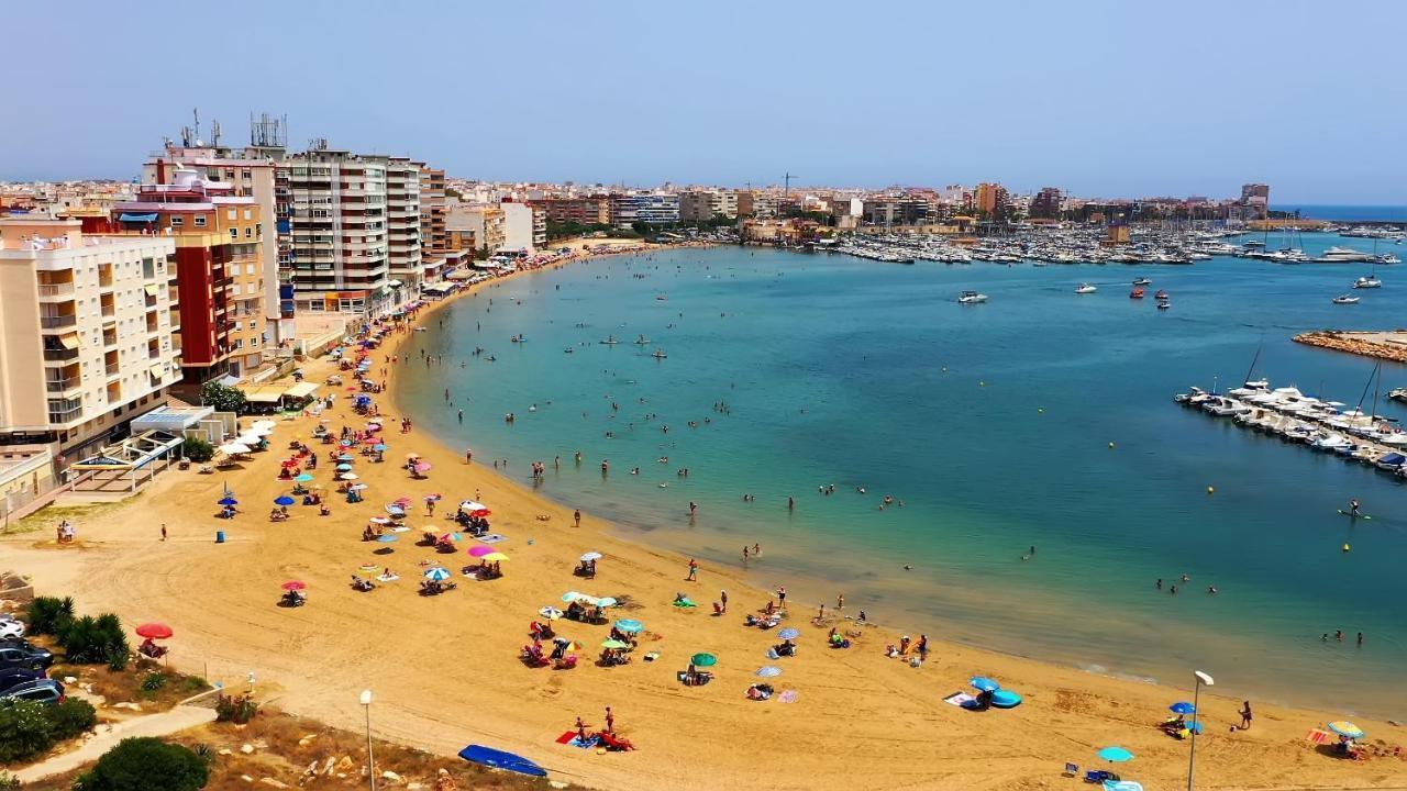 Apartament Alexandro'S Daire Torrevieja Dış mekan fotoğraf