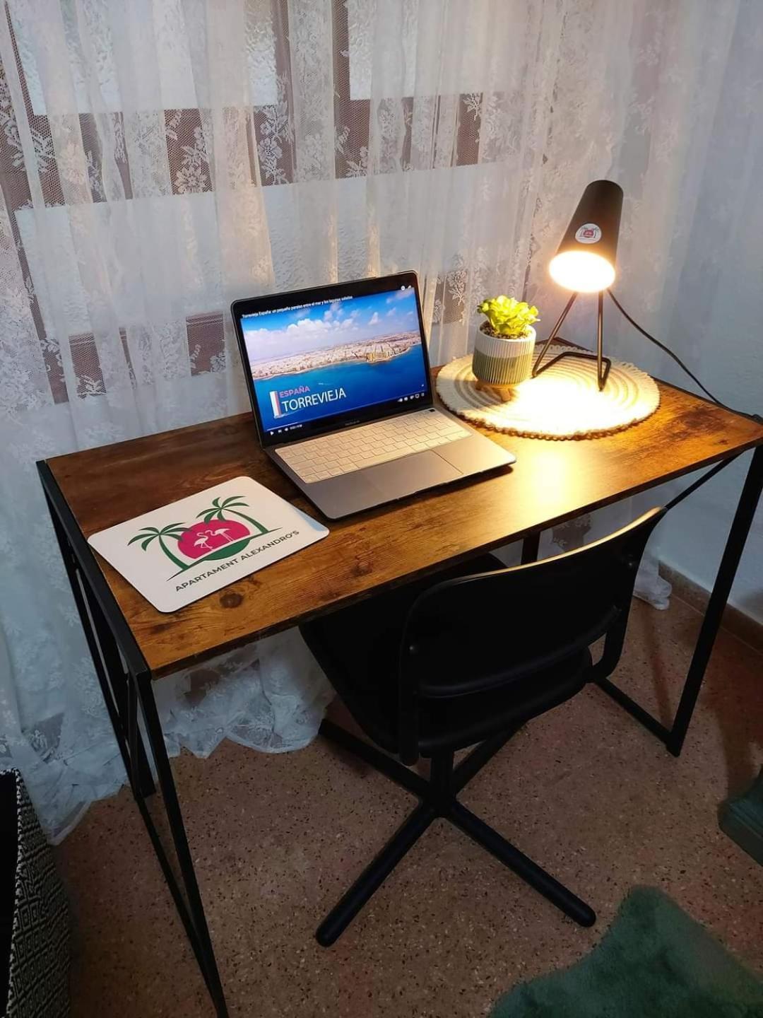 Apartament Alexandro'S Daire Torrevieja Dış mekan fotoğraf