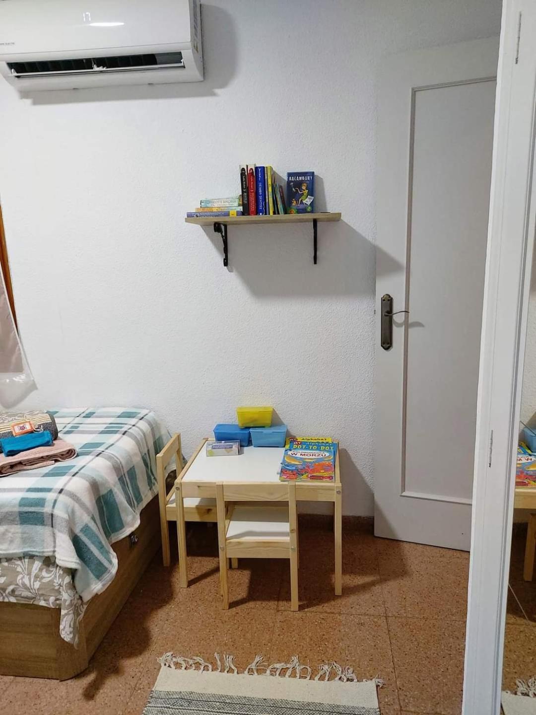 Apartament Alexandro'S Daire Torrevieja Dış mekan fotoğraf